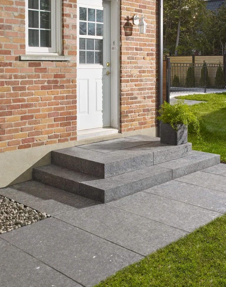 Polycor-Hardscapes-And-Masonry-Granite-Entry-Steps-Saint-Henry-Black-Granite